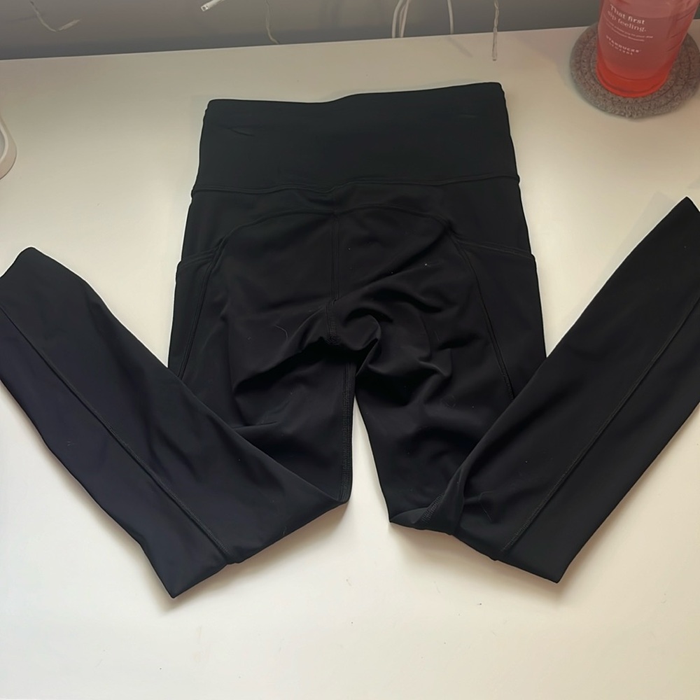 Lululemon black fast and free high rise crop 23’’ leggings size 2 w pockets